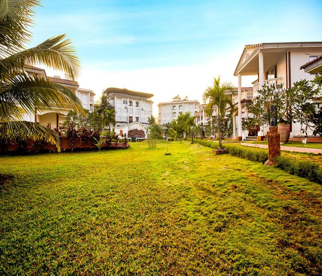 Span Suites & Villa Morjim Exterior photo