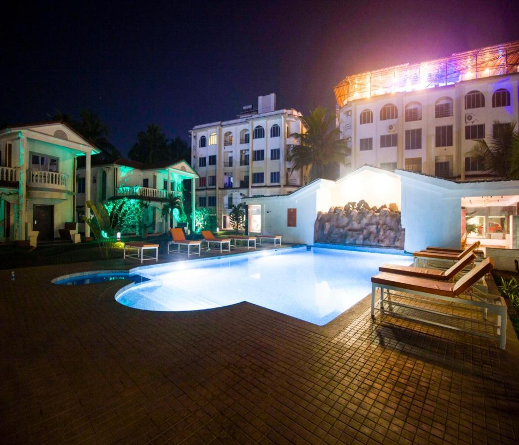 Span Suites & Villa Morjim Exterior photo