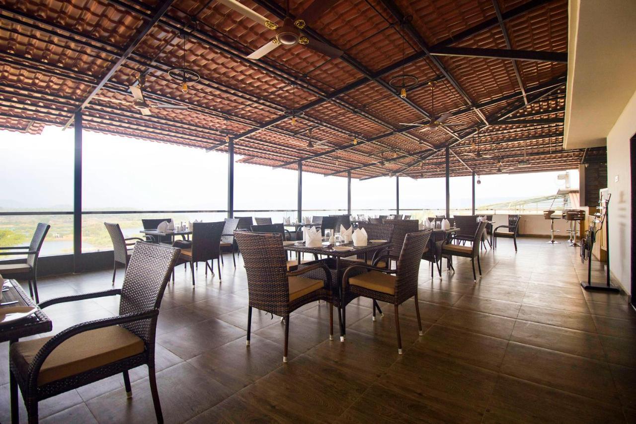 Span Suites & Villa Morjim Exterior photo