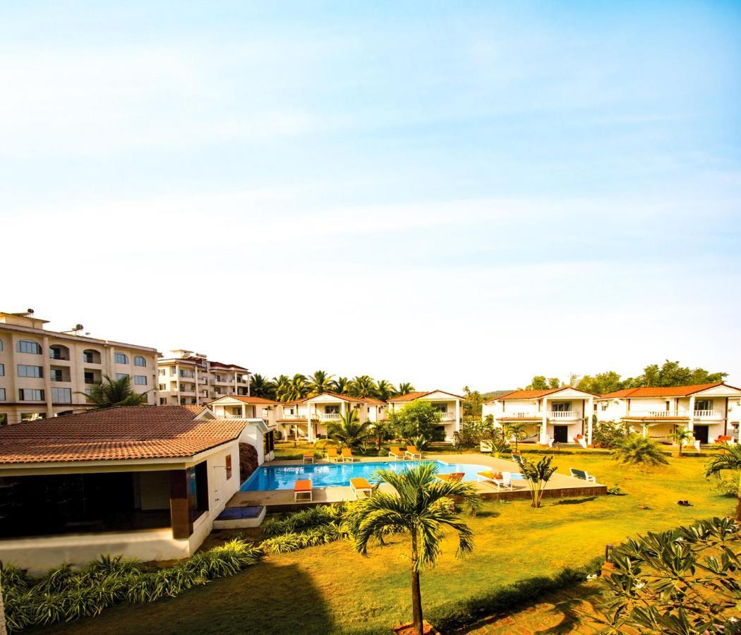 Span Suites & Villa Morjim Exterior photo